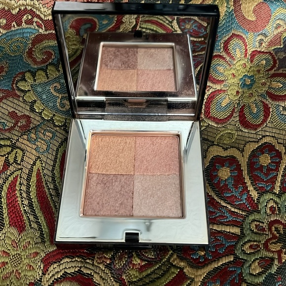 Shimmer Brick in Nude Glow - Picture 3 of 5